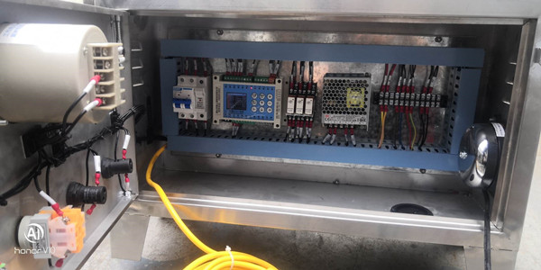 Bang & Cleaning system control cabinet